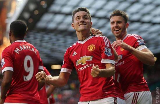 他接到队友 他接到队友